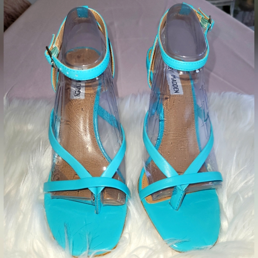 BRAND NEW Steve Madden thong toe sandals high heels Sz. 8.5